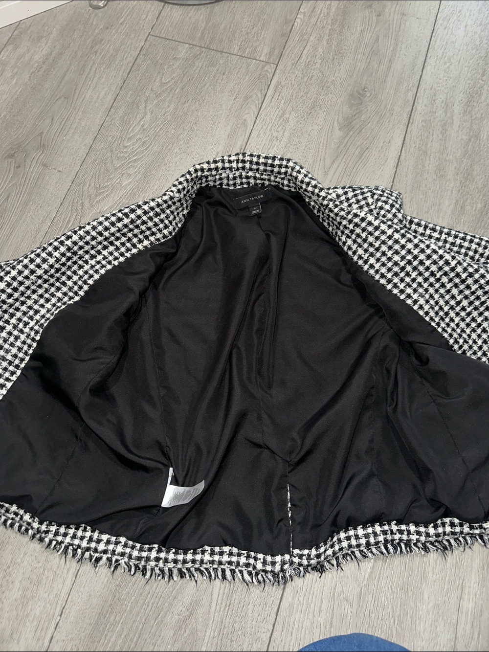 Ann Taylor Black and White Houndstooth Blazer size 0 - Picture 9 of 10